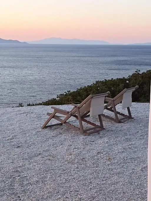 C & C _ Cycladic house with endless sea view