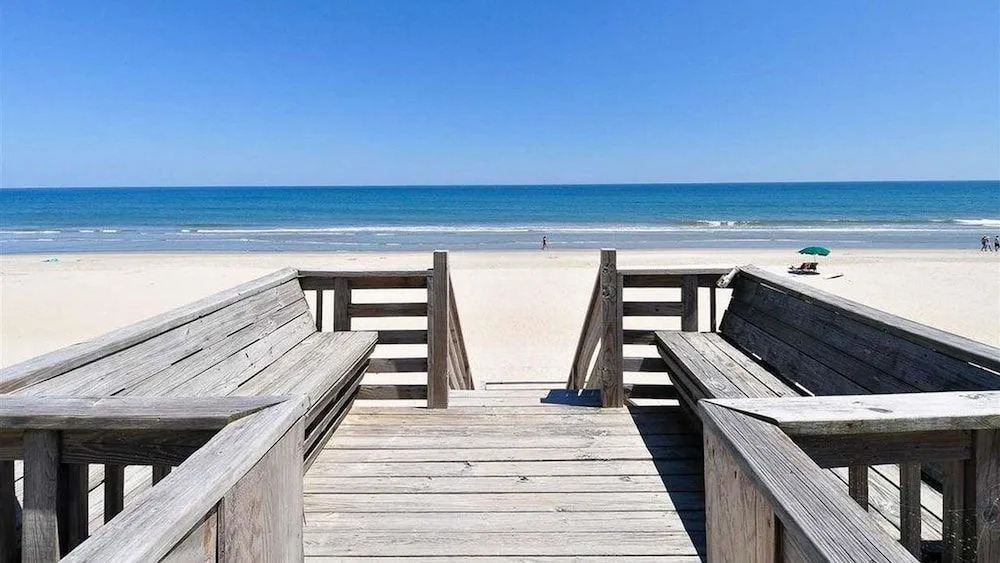 Oceanfront Gold - 6 Br Home