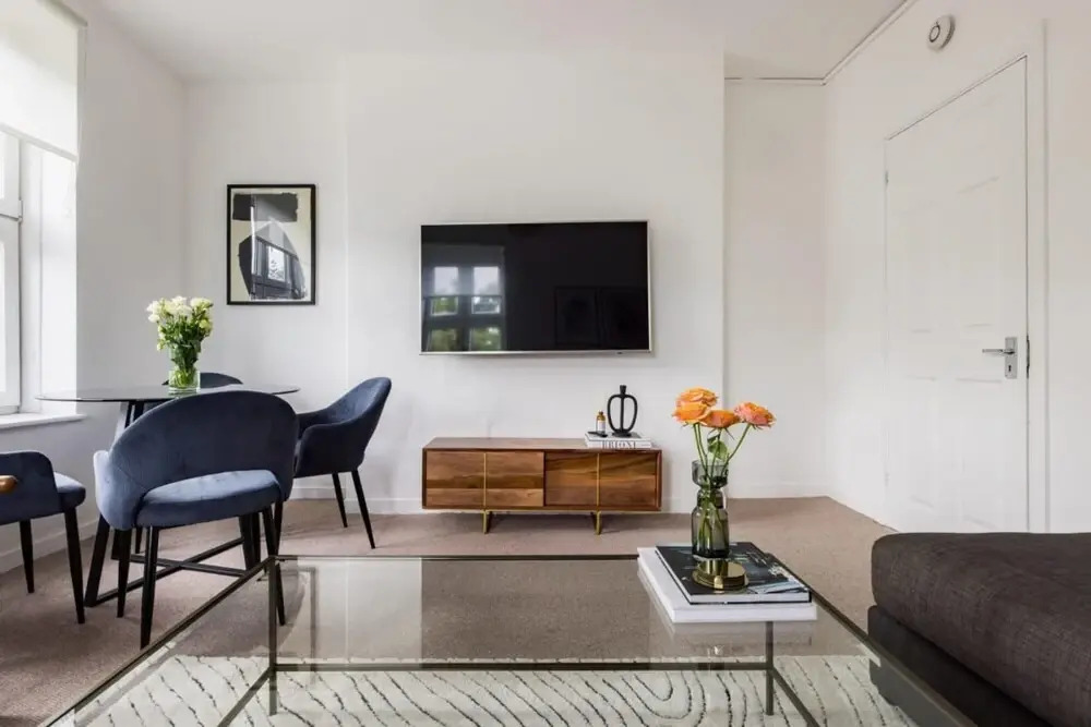 The Vauxhall Bolthole - Elegant and Bright 2bdr Flat