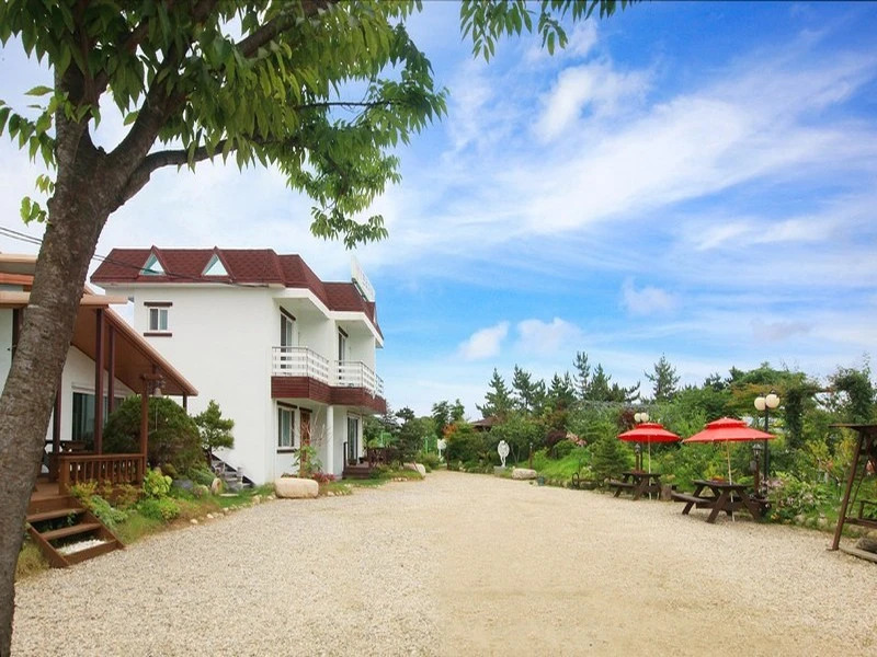 Freesia Pension