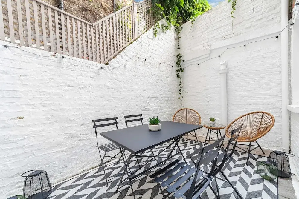 Chic Chelsea Retreat in a Victorian Building