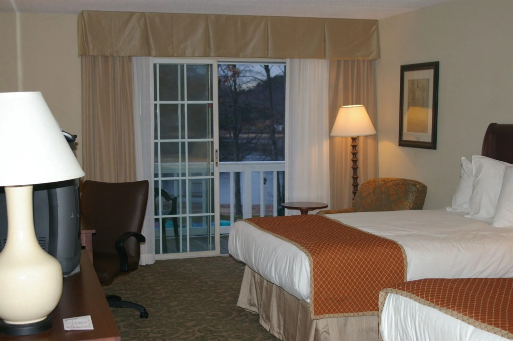 Sturbridge Host Hotel And Conference Center