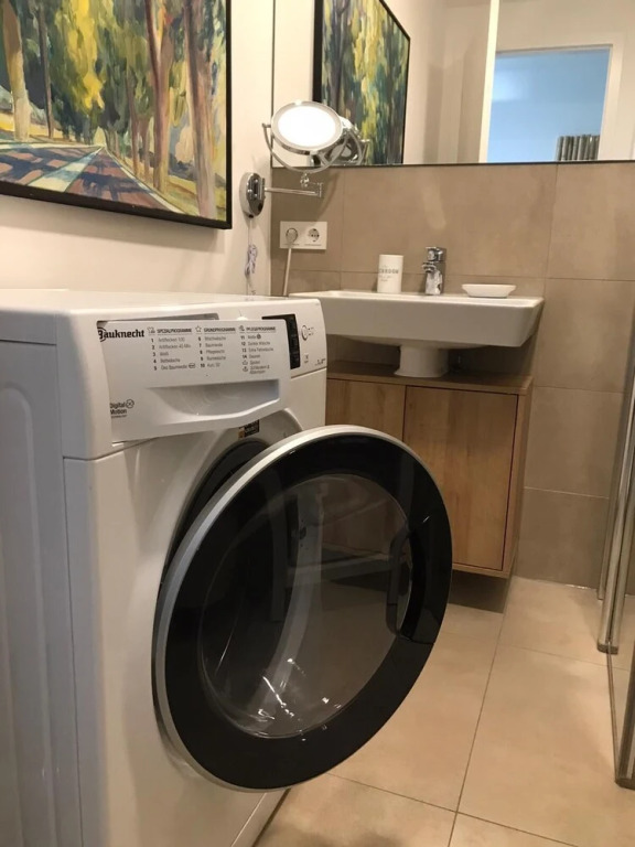 Business/holiday Apartment With Whirlpool