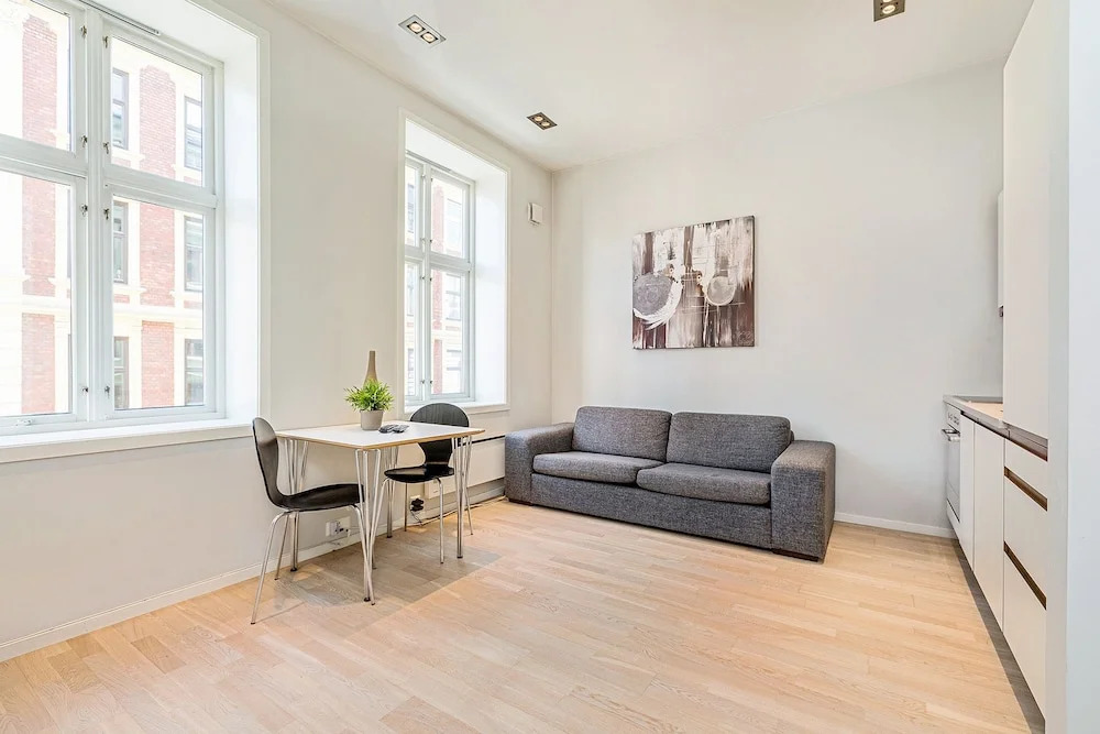 Central 1 Bedroom Apartment