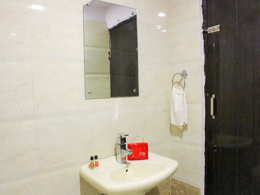 OYO 3446 Hotel Sanjary Palace