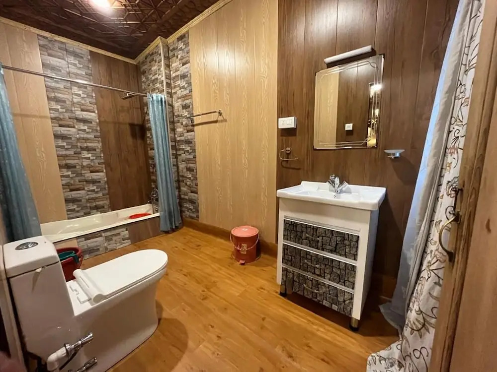 New Lakes Crown Group Of Houseboats