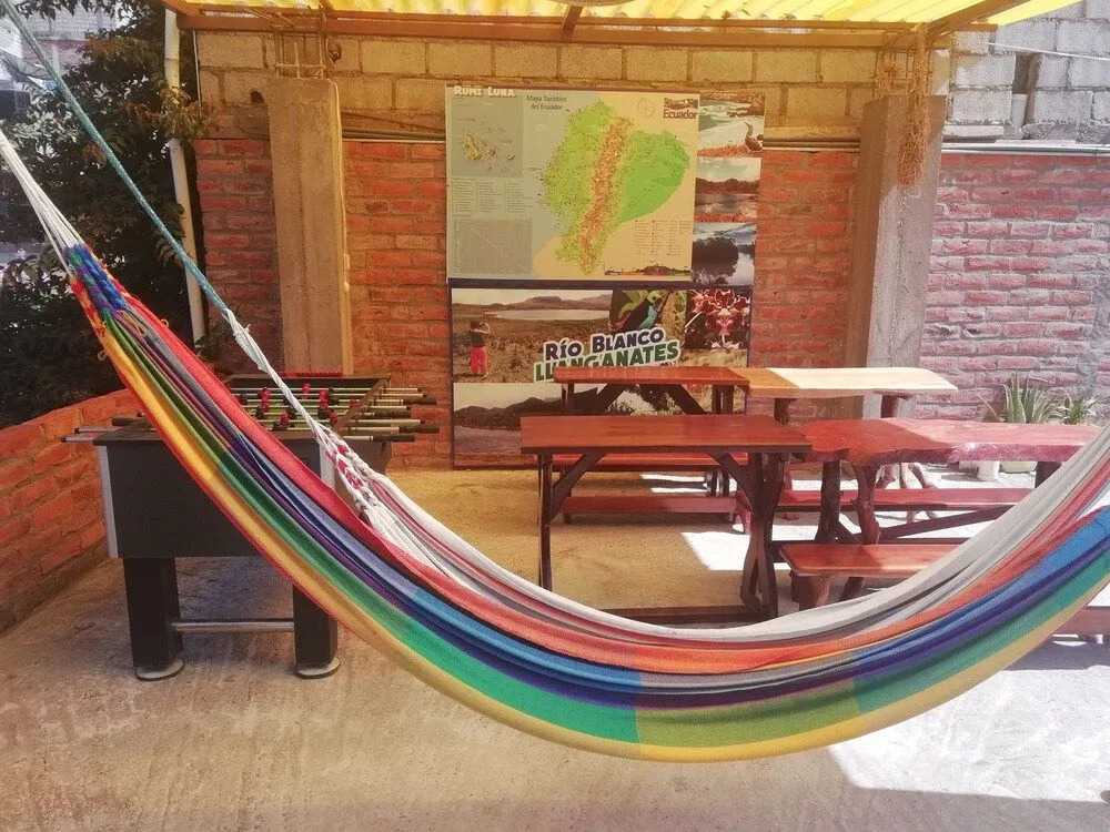 Hostal La Casa Amarilla City