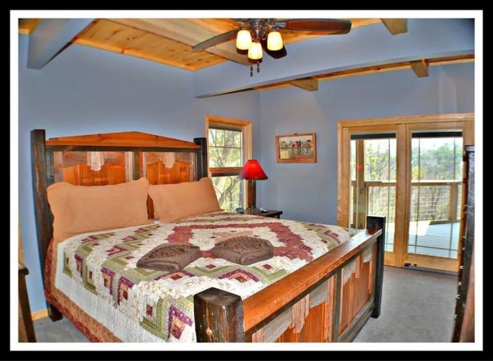 Five Bears Den 3 Bedrooms 3.5 Bathrooms Cabin