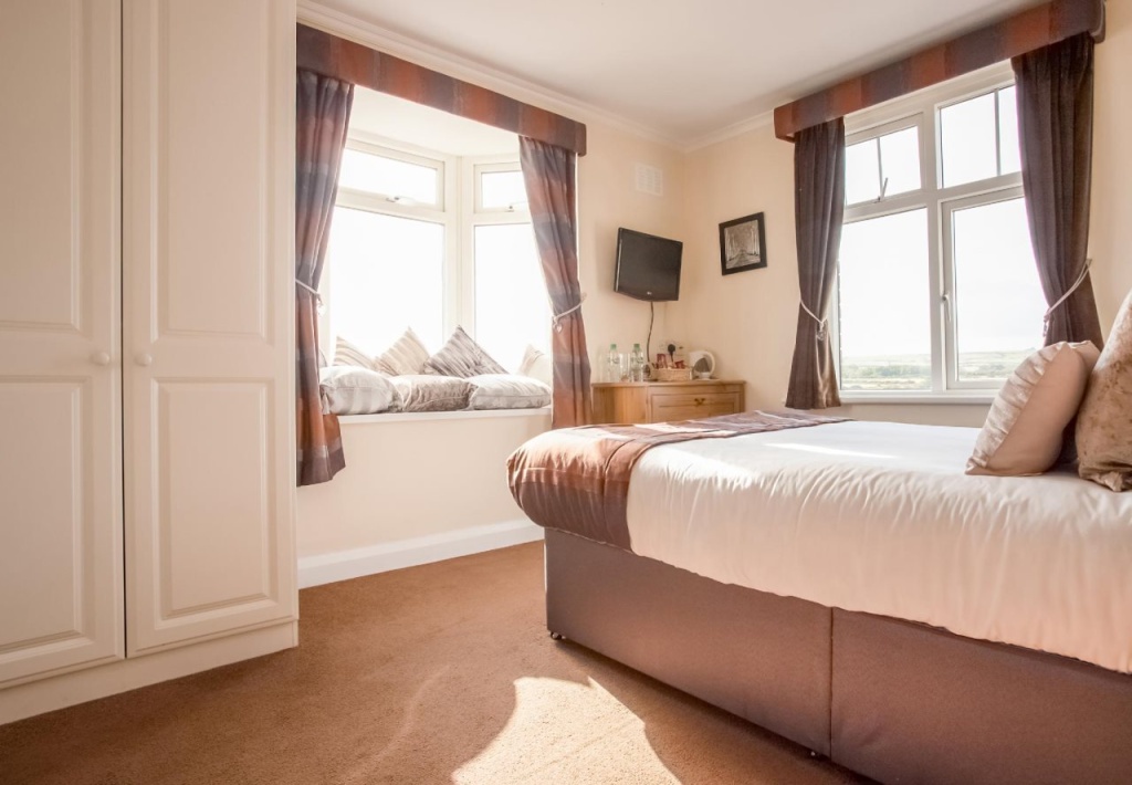 The Cliffemount Hotel