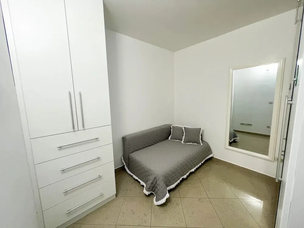 MIRROR apartment