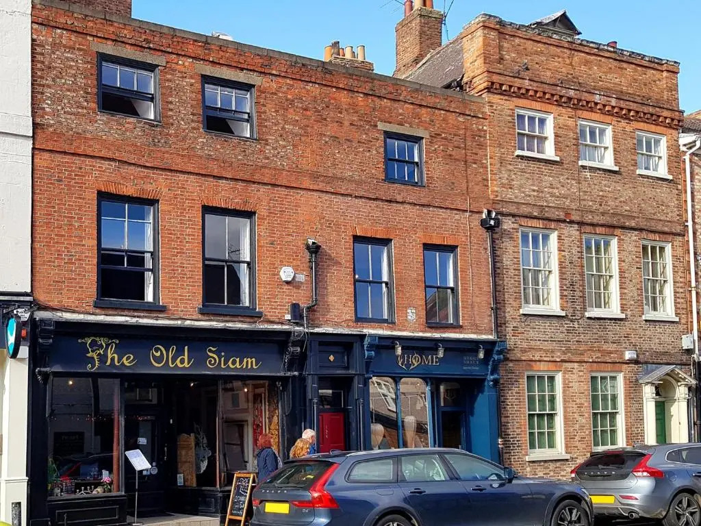Luxury Travel Emporium YO1 - Exquisite 400 Year Old, City Centre Townhouse