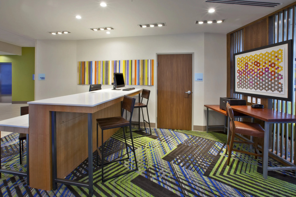 Holiday Inn Express and Suites South Hill by IHG