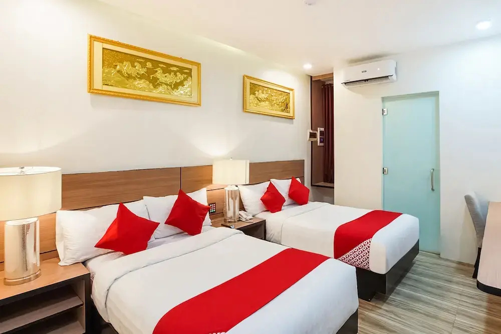 OYO 489 Casa Mia Hotel Suites