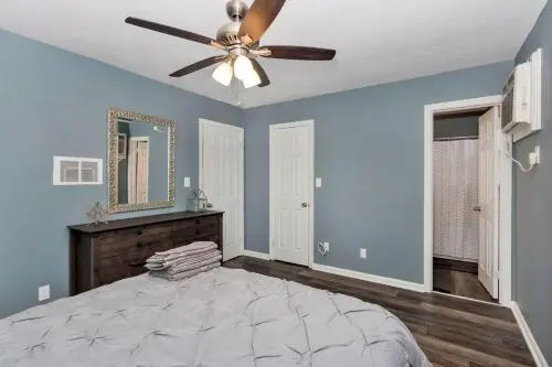 Bay Breeze Compass Suite (1 bed/1 bath condo with cabanas, fire pits, and pier)