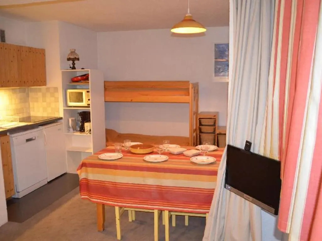 Appartement Les Menuires, 1 pièce, 4 personnes - FR-1-452-247