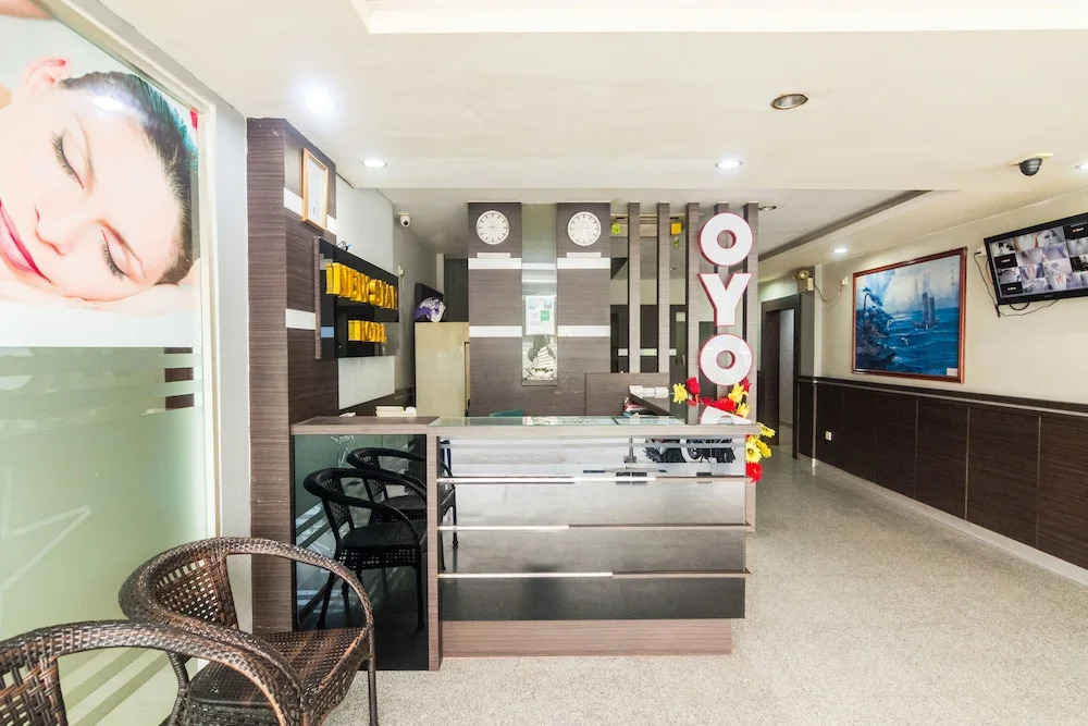 New Star Hotel by OYO Rooms
