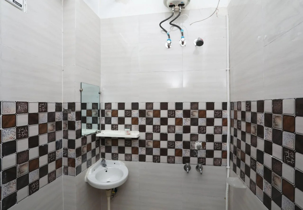Tripathi Guest House by OYO Rooms
