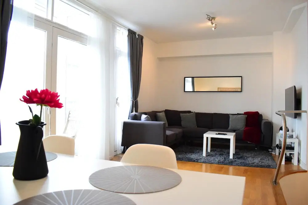 2 Bedroom Apartment in Central Dublin Sleeps 4