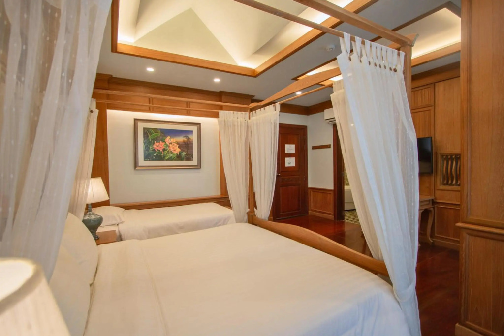 Rich Garden House Hotel