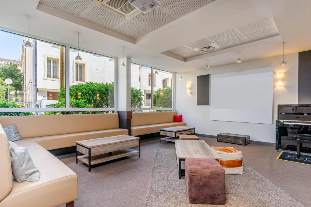 B&B HOTEL Marseille Prado Parc des Expositions