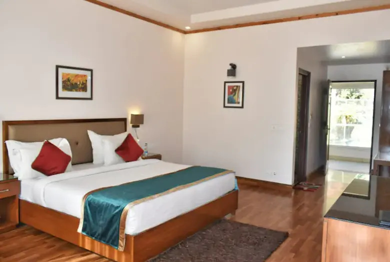 Foxoso Misty Oaks Resort, Bhowali