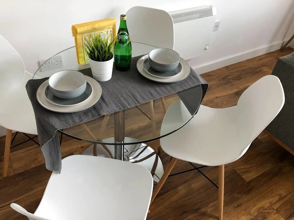 Bright and Homely 2BR Flat in Old Trafford