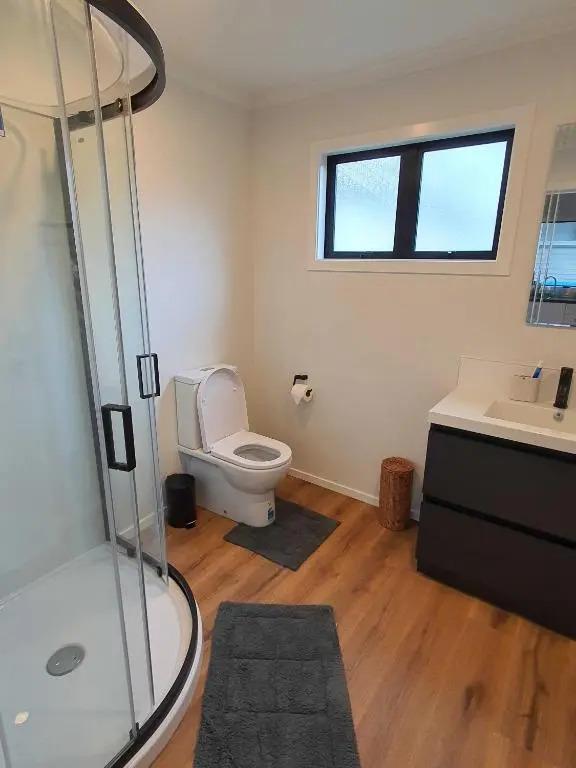 Modern 1 bedroom guest house