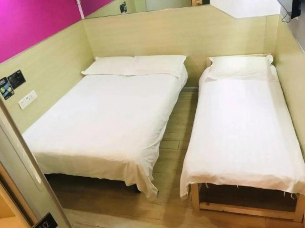 100 Inn (Shanghai Pudong Lingang University Town store)