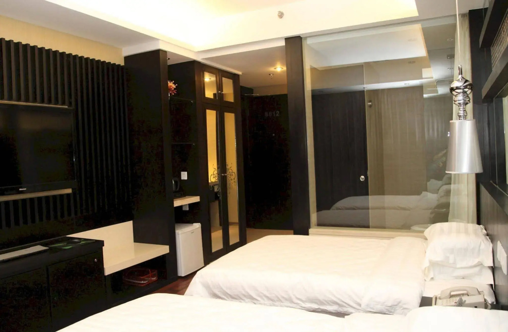 Hong Wei Yi Jia Beijing Wangfujing