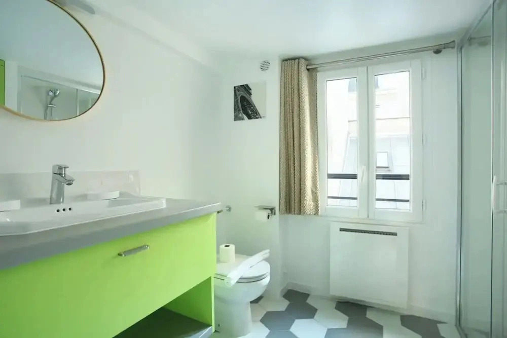 Sublime and new Studio Le Marais / Beaubourg