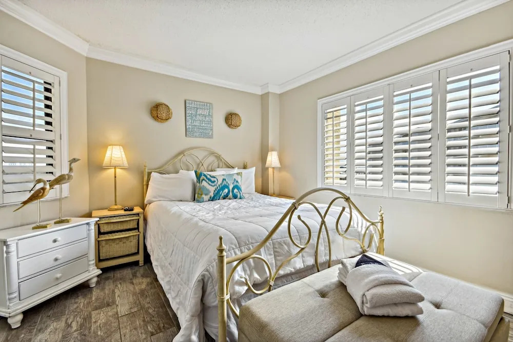 Inlet Reef 408 4 Bedroom Condo by RedAwning