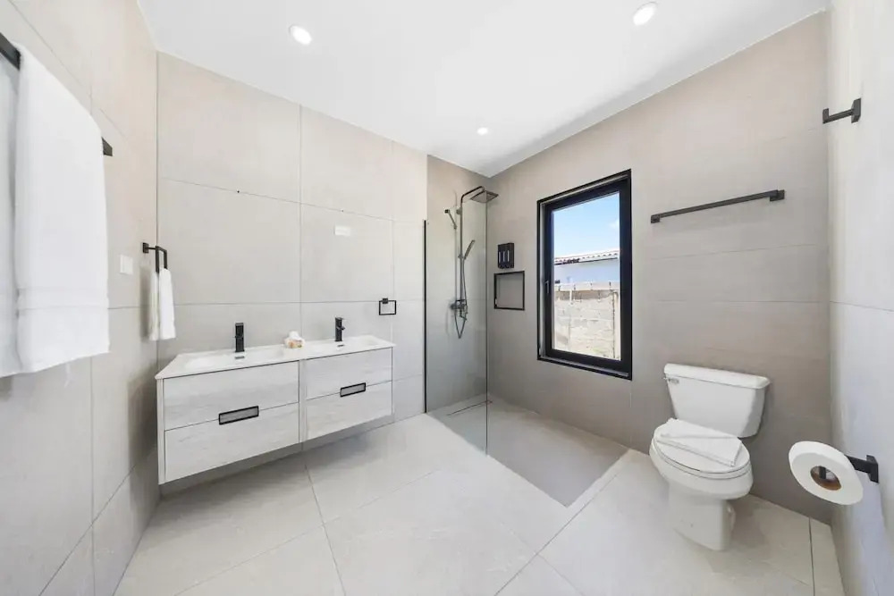 Brand NEW Villa Central Location Private Pool