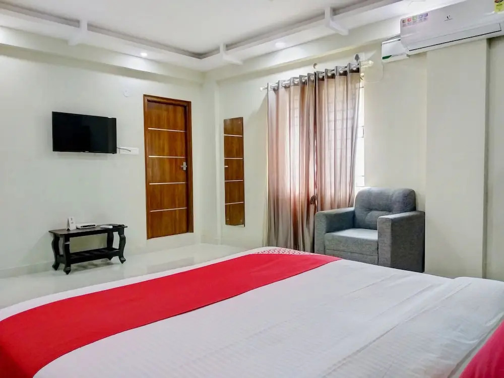 OYO 10521 GCK Suites