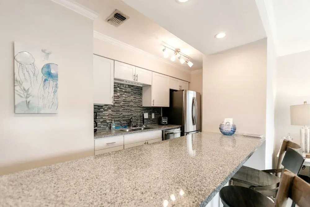 17614 Front Beach Road Condo Unit 6E - 1 Br condo by RedAwning
