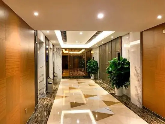 Rowin Grand Hotel