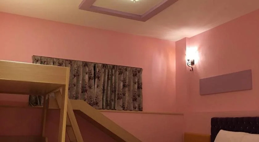 Orange Cat Hostel