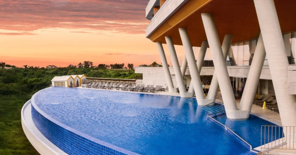 Hidden Cliff Hotel and Nature