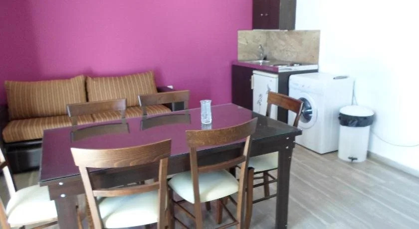 Manos Apartments