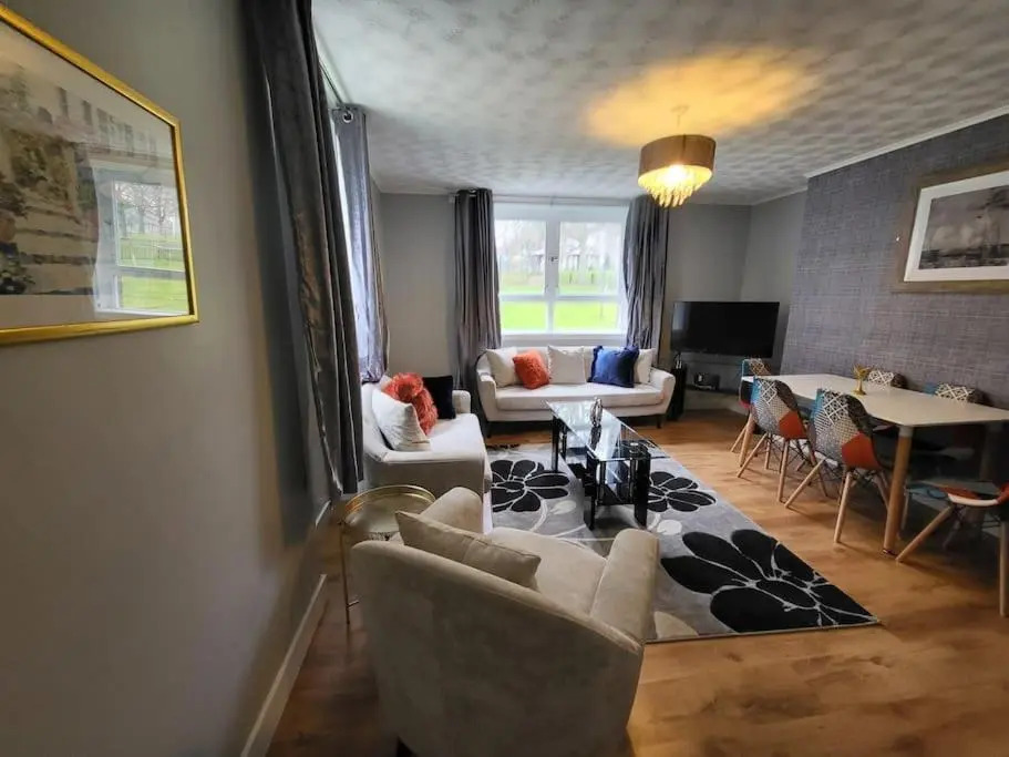 4 Bedroom Apts at Sensational Stay Serviced Accommodation Aberdeen- Powis Crescent