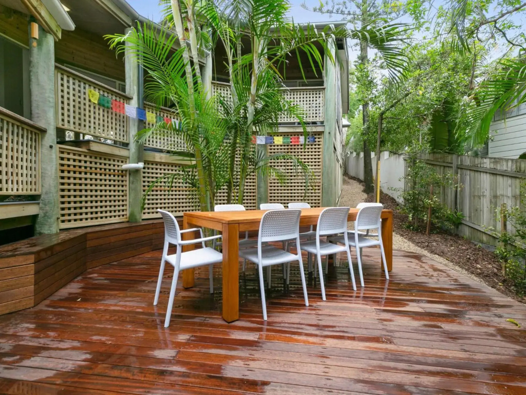 18 Adams St The Beach Shack fabulous location close to the beach