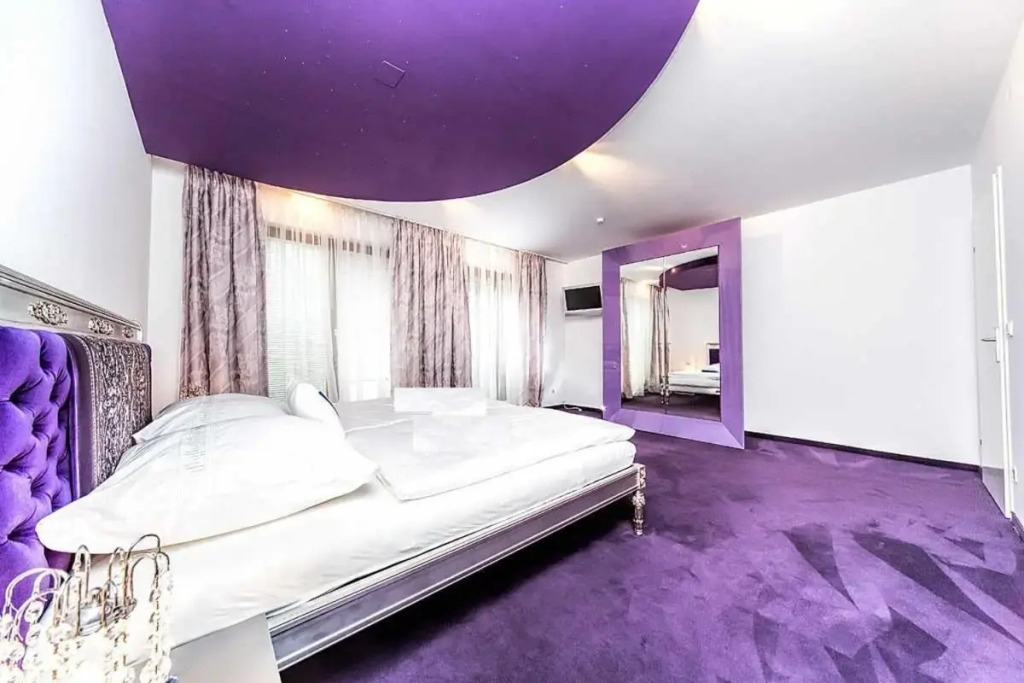 Luxury Apartment In Versace Style