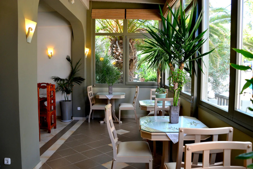 Zephyros Hotel