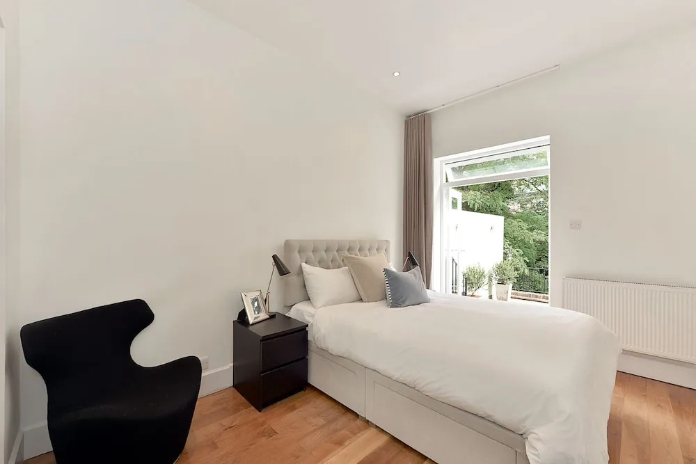 The Stunning Chelsea Gem - CCBE