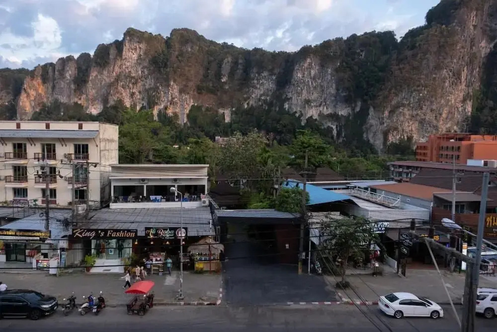 Krabi Freedom Hostel and Bar