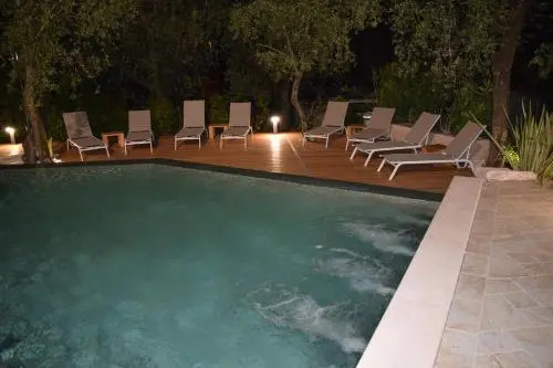 "CASABANA" - relax tutto lanno - giardino - piscina Top