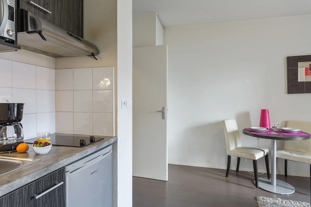 Park & Suites Confort Toulouse LHers