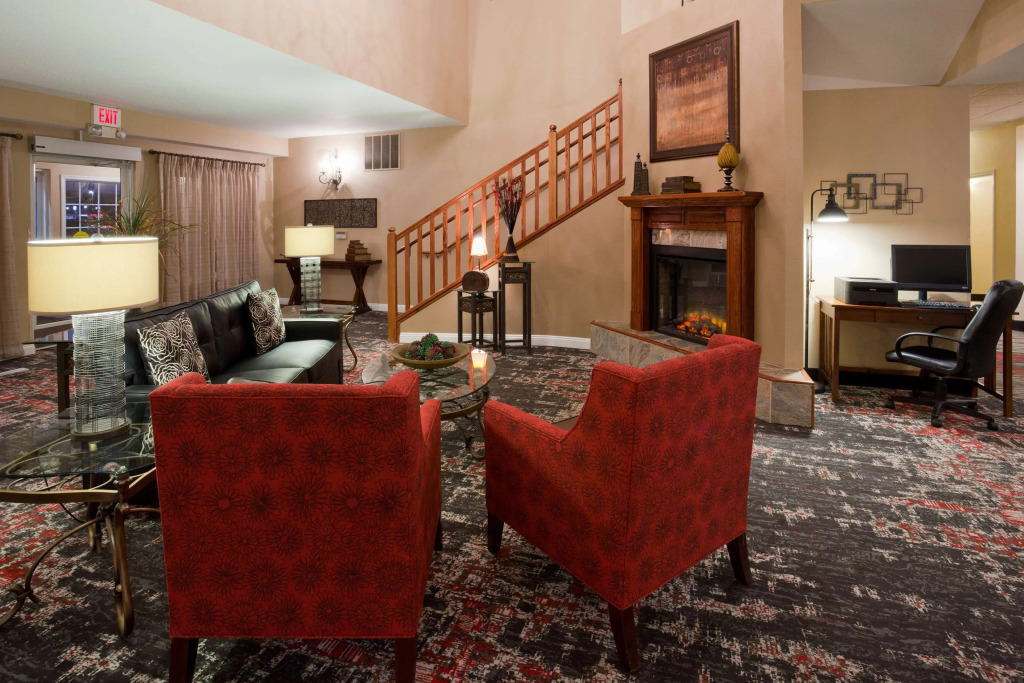 GrandStay Residential Suites Hotel - Eau Claire