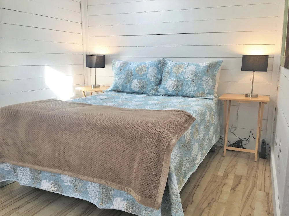 Larinda's Landing Oceanfront Cottages