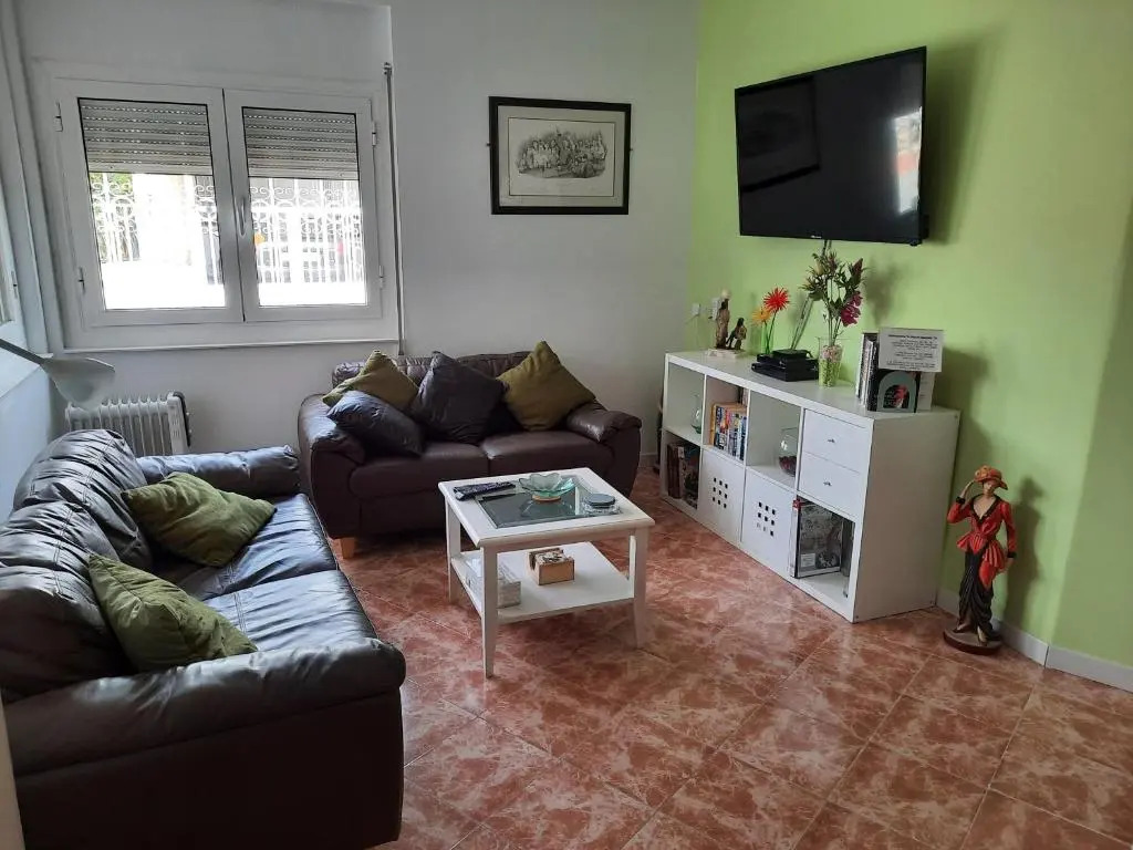 Calle Dr Fleming 3 bedroom home for 6 people