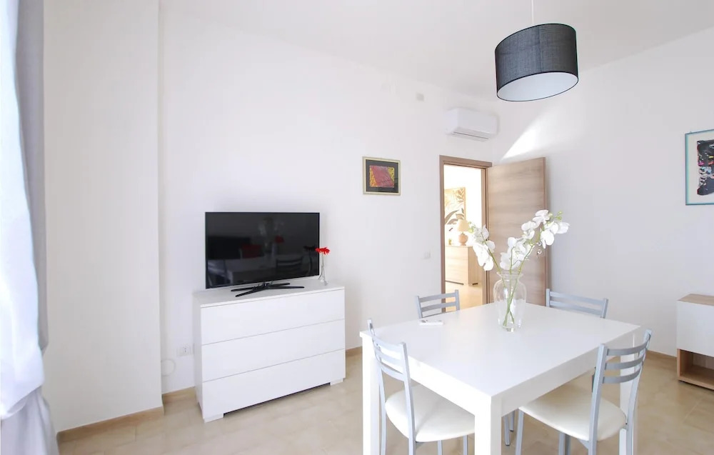 2 Bedroom Beautiful Home In Corridonia
